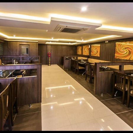 プラザ ホテルズ ティルティ Tiruchirappalli エクステリア 写真