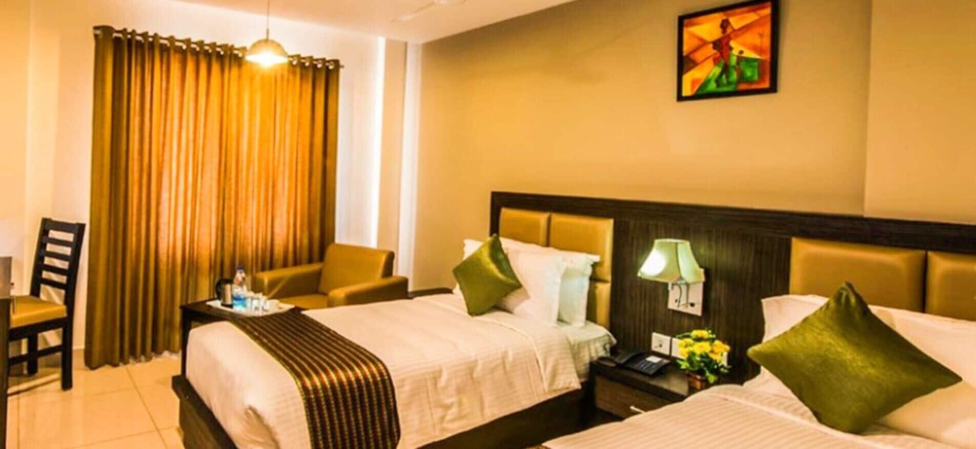 プラザ ホテルズ ティルティ Tiruchirappalli エクステリア 写真