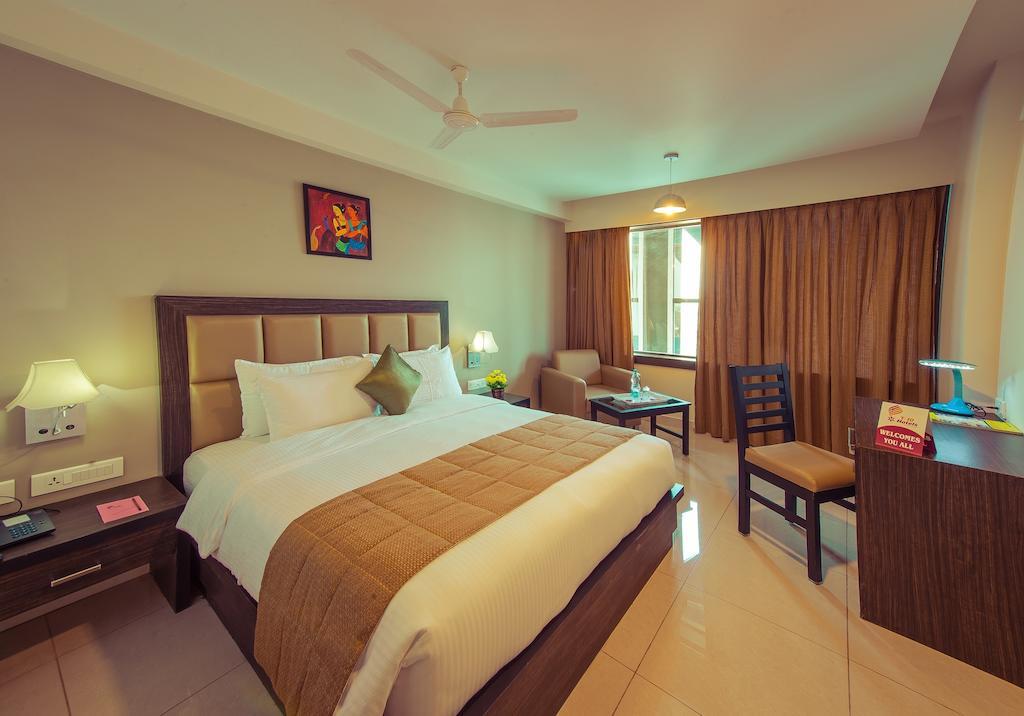 プラザ ホテルズ ティルティ Tiruchirappalli 部屋 写真